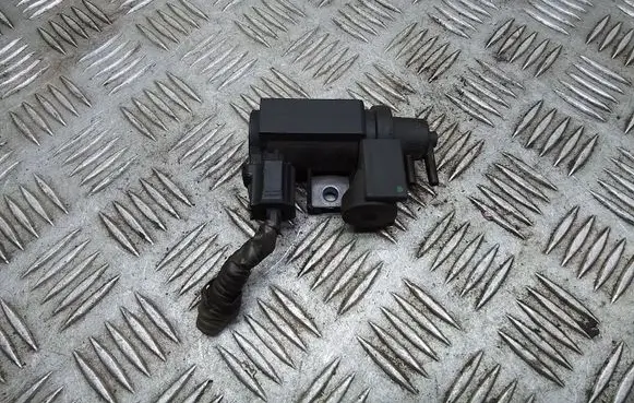 Toyota Avensis T250 Turbo solenoid valve 258190R011 70051308