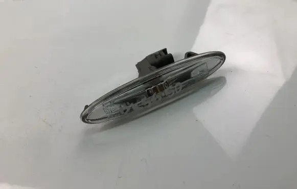 Lexus IS 220D-250-350 Front fender indicator light 12V5W