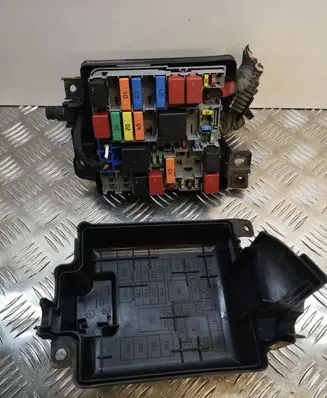 Fiat Doblo Fuse module 51867697 51839437