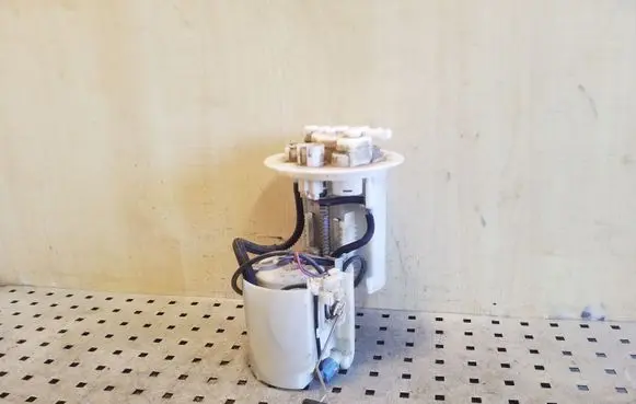 Lexus CT 200H In-tank fuel pump 7702047090