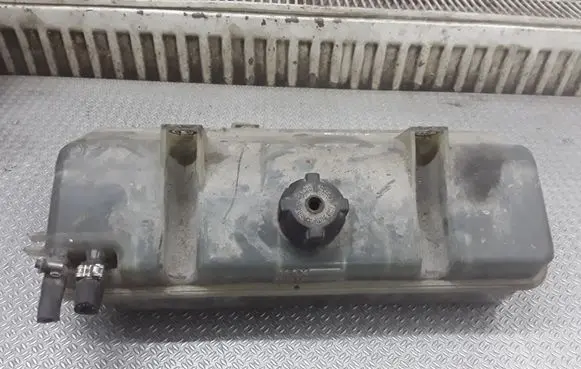Coolant expansion tank/reservoir