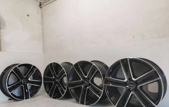 Audi Q8 R20 alloy rim 4M8601025C 0030422012