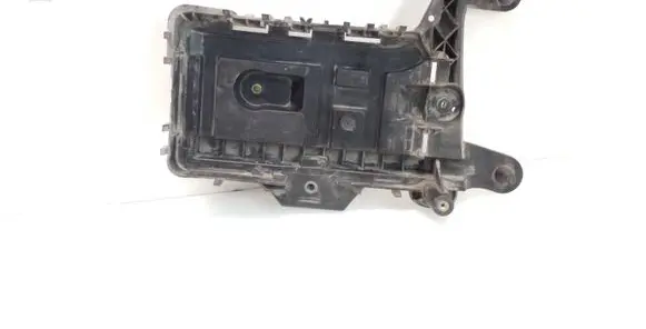 Volkswagen Caddy Battery box tray 1K0915333