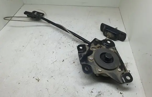 KIA Sorento Spare wheel mounting bracket 