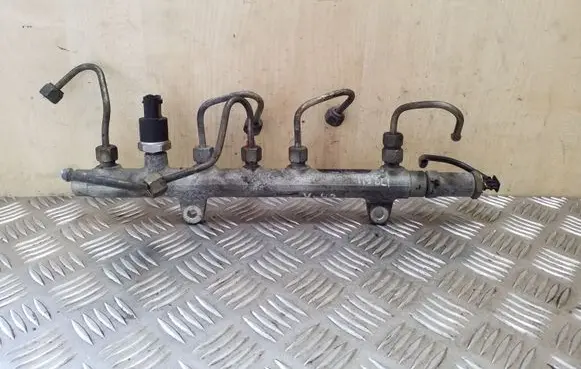 Volvo S40, V40 Fuel main line pipe 0445214024 7700114017 0281002405