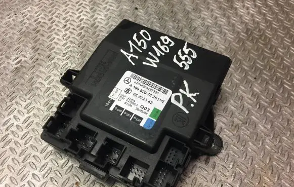 Mercedes-Benz A W169 Door control unit/module 1698207326 A1698207326