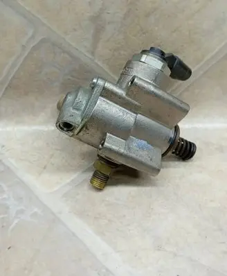 Audi A6 S6 C6 4F Fuel injection high pressure pump 06E906051E 51CP0602