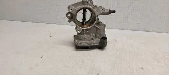 Opel Insignia A Throttle valve 50329302