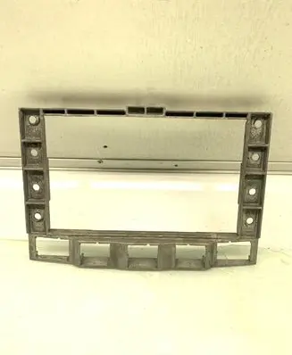 Volkswagen Touareg I Radio/GPS head unit trim 7L6857218