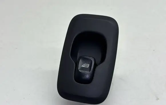Volvo XC90 Electric window control switch 8685288