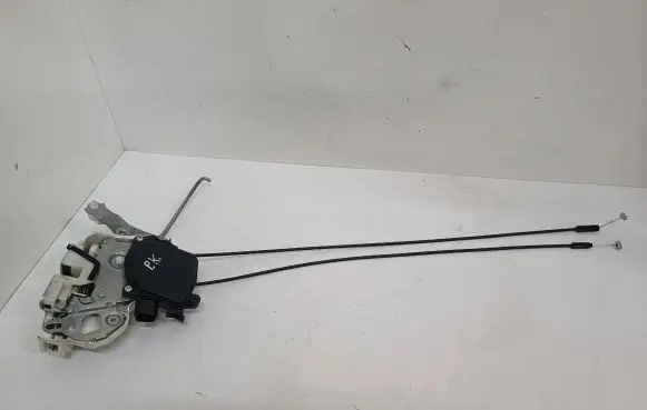 Peugeot iOn Front door lock