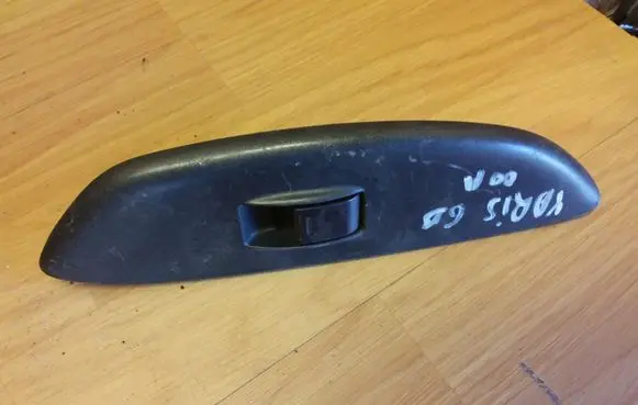 Toyota Yaris Electric window control switch