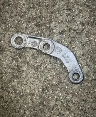 BMW 5 E39 Sway bar bush bracket, front 1091987