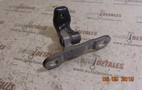 Opel Vectra C Rear door upper hinge