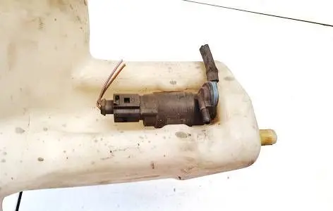 Mercedes-Benz E W210 Windscreen/windshield washer pump 