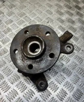 Mercedes-Benz Vito Viano W638 Front wheel hub 