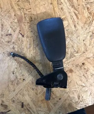 Volvo V70 Rear seatbelt buckle 738705