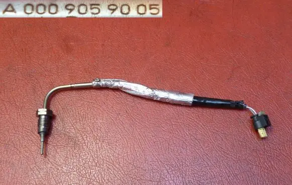 Mercedes-Benz A W176 Exhaust gas temperature sensor A0009059005