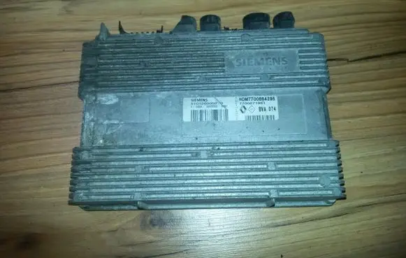 Renault Laguna I Engine control unit/module hom7700864295 s101200050d