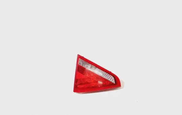 Audi A5 8T 8F Tailgate rear/tail lights 8T0945093 AU484