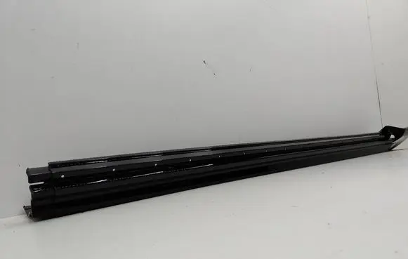 Volvo XC90 Sill 31672371