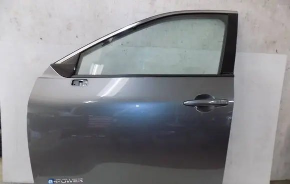 Nissan X-Trail T33 Front door