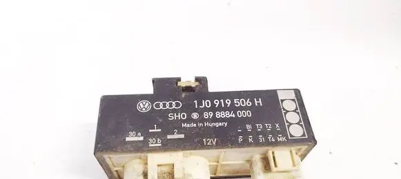 Skoda Octavia Mk1 (1U) Coolant fan relay 1J0919506H