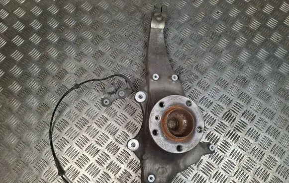 Front wheel hub