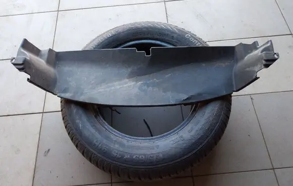 Lexus IS 220D-250-350 Radiator trim 5328953011