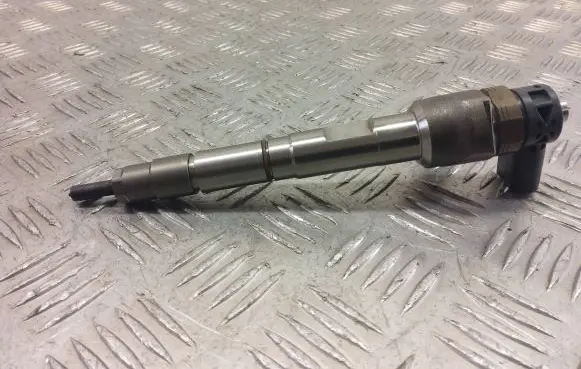 Audi A6 S6 C7 4G Fuel injector 04L130277AE