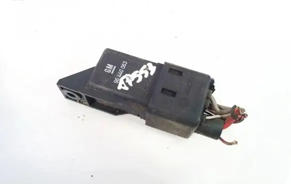 Chevrolet Captiva Glow plug pre-heat relay 0281003041 96440063
