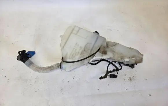 Windshield washer fluid reservoir/tank