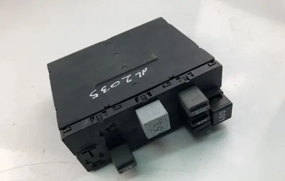 Volkswagen PASSAT B6 Comfort/convenience module 3C0937049A