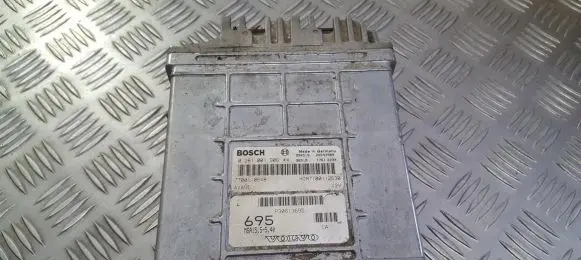 Volvo S40, V40 Engine control unit/module 0281001906 7700110648