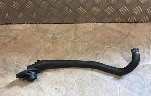 Mercedes-Benz C W204 Engine coolant pipe/hose A2048302296