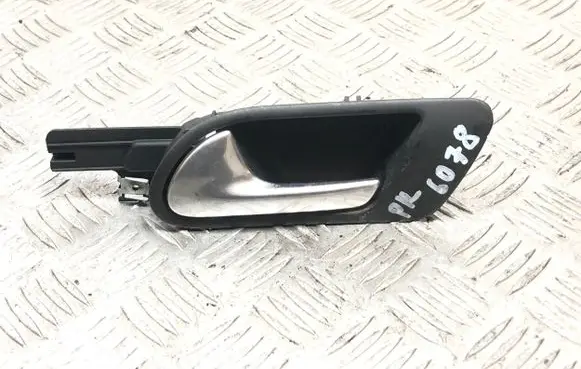 Volkswagen Jetta V Front door interior handle 1K5837113