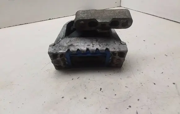 Engine mount bracket