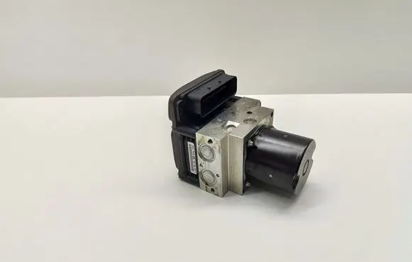 BMW 5 E60 E61 ABS Pump 6783366 34516783366 6783368