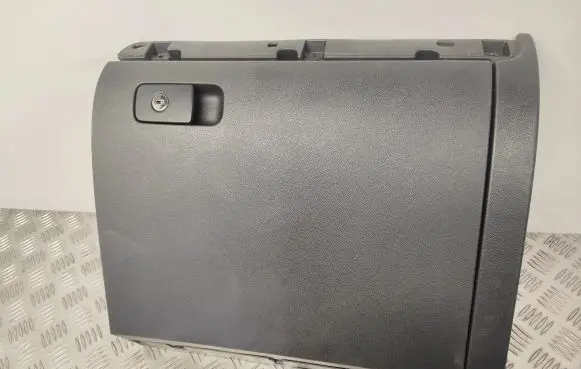 Volkswagen Jetta VI Glove box set 5C7857097S