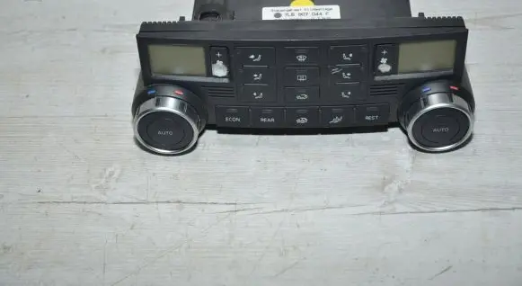Volkswagen Touareg I Climate control unit 7L6907044F