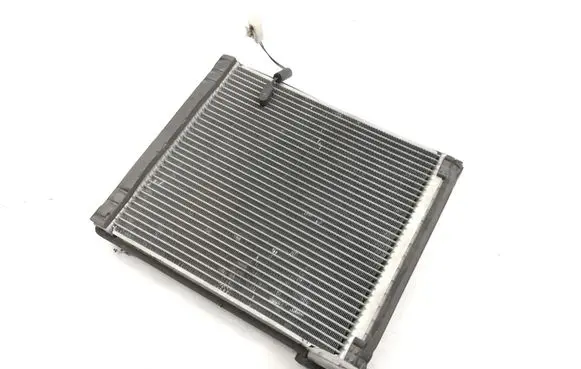 Toyota Verso-S Air conditioning (A/C) radiator (interior) 