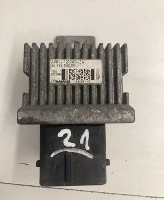 Peugeot 3008 I Glow plug pre-heat relay 9663824880