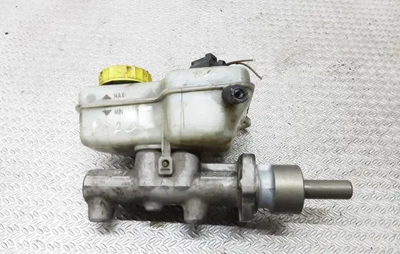Volkswagen Polo IV 9N3 Master brake cylinder X5617