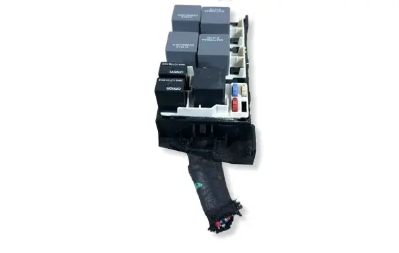 Jeep Grand Cherokee Relay mounting block 