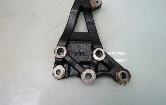 Mazda MX-30 A/C compressor mount bracket 