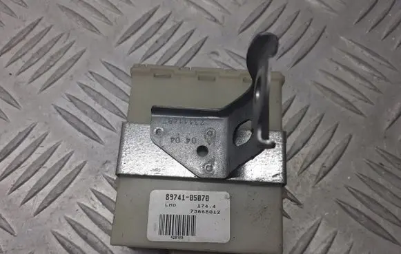 Toyota Avensis T250 Door central lock control unit/module 89741-05070