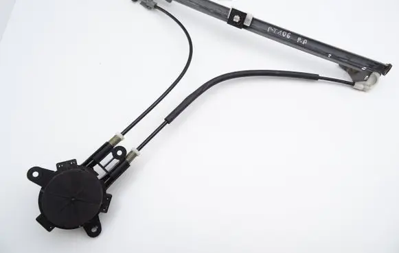 Peugeot 106 Front door manual window regulator 111048