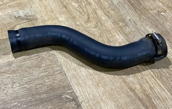 Land Rover Range Rover Sport L494 Engine coolant pipe/hose CPLA9047BD