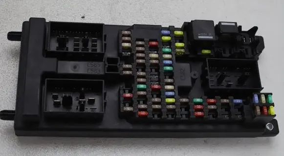 Land Rover Evoque I Fuse module 3521AT510A