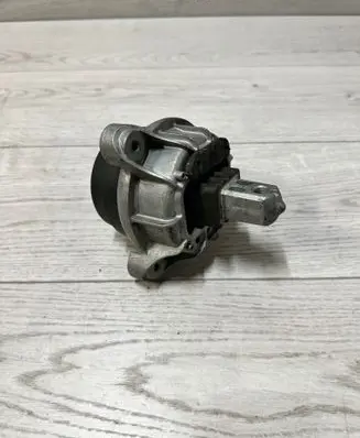 BMW 5 F10 F11 Engine mount bracket 6785602 291013
